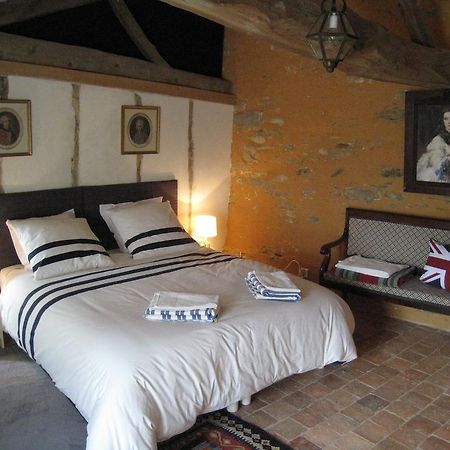 Le Logis Des Tourelles Bed and Breakfast Beaupréau Δωμάτιο φωτογραφία