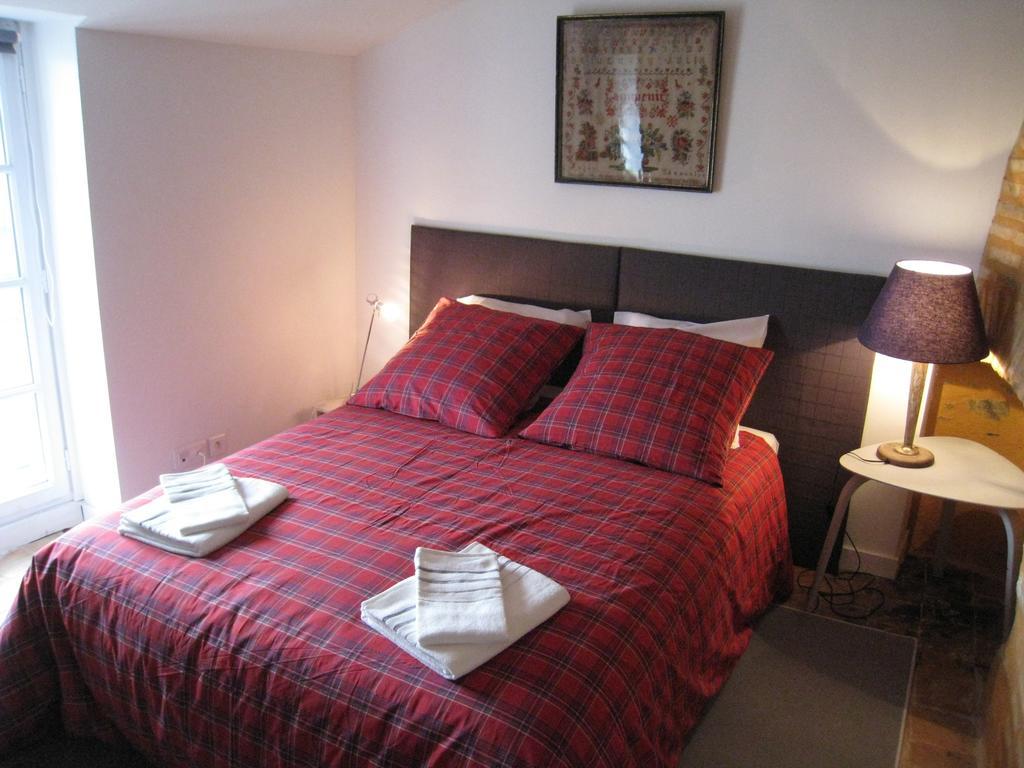 Le Logis Des Tourelles Bed and Breakfast Beaupréau Δωμάτιο φωτογραφία