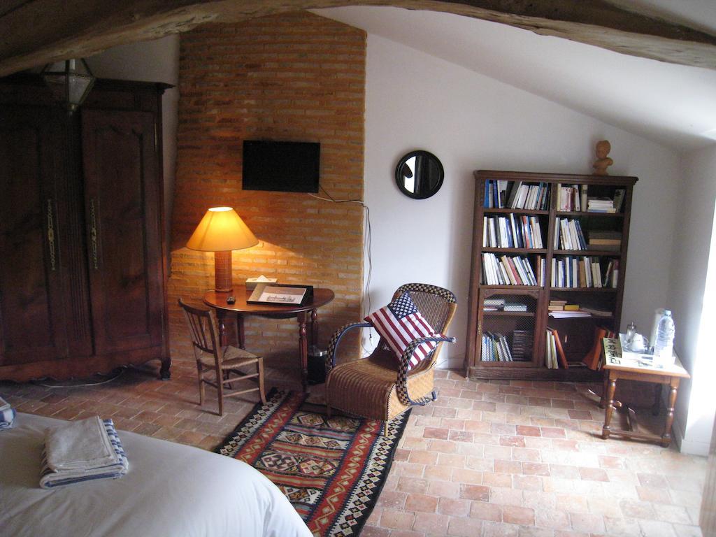 Le Logis Des Tourelles Bed and Breakfast Beaupréau Δωμάτιο φωτογραφία
