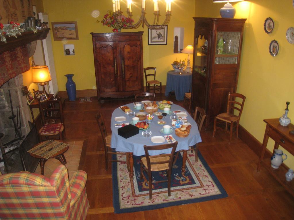 Le Logis Des Tourelles Bed and Breakfast Beaupréau Εξωτερικό φωτογραφία